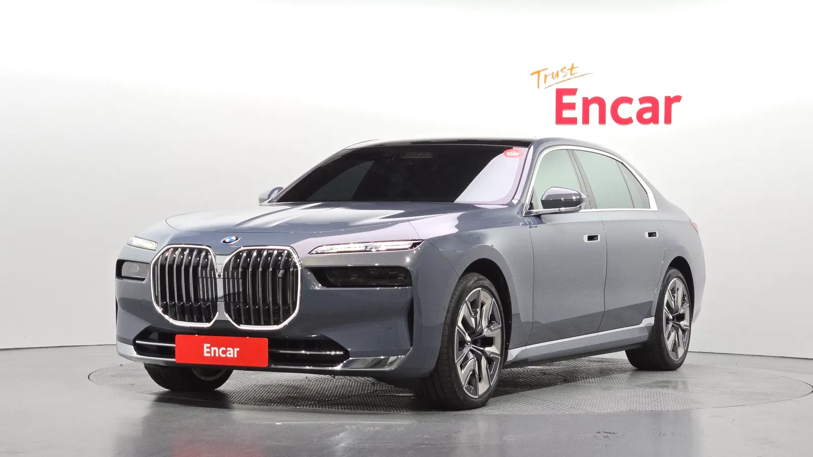 BMW i7 (G70) xDrive 60 Design Pure Excellence 2023 — photo 1 sur 41