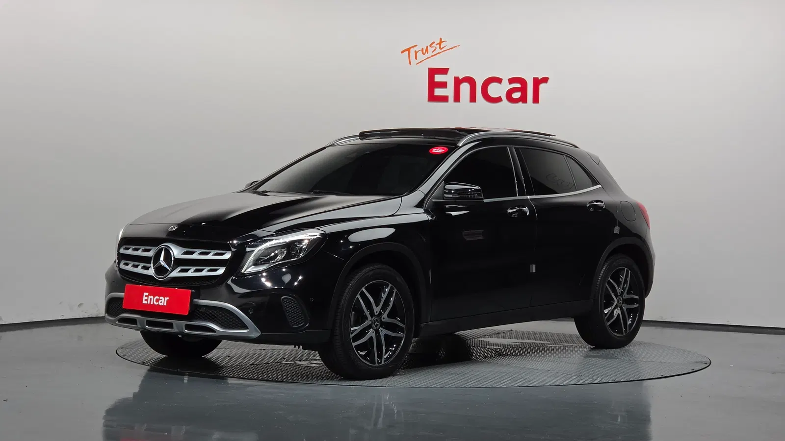 Mercedes-Benz GLA GLA220 Premium (X156) 2018 — photo 1 sur 44