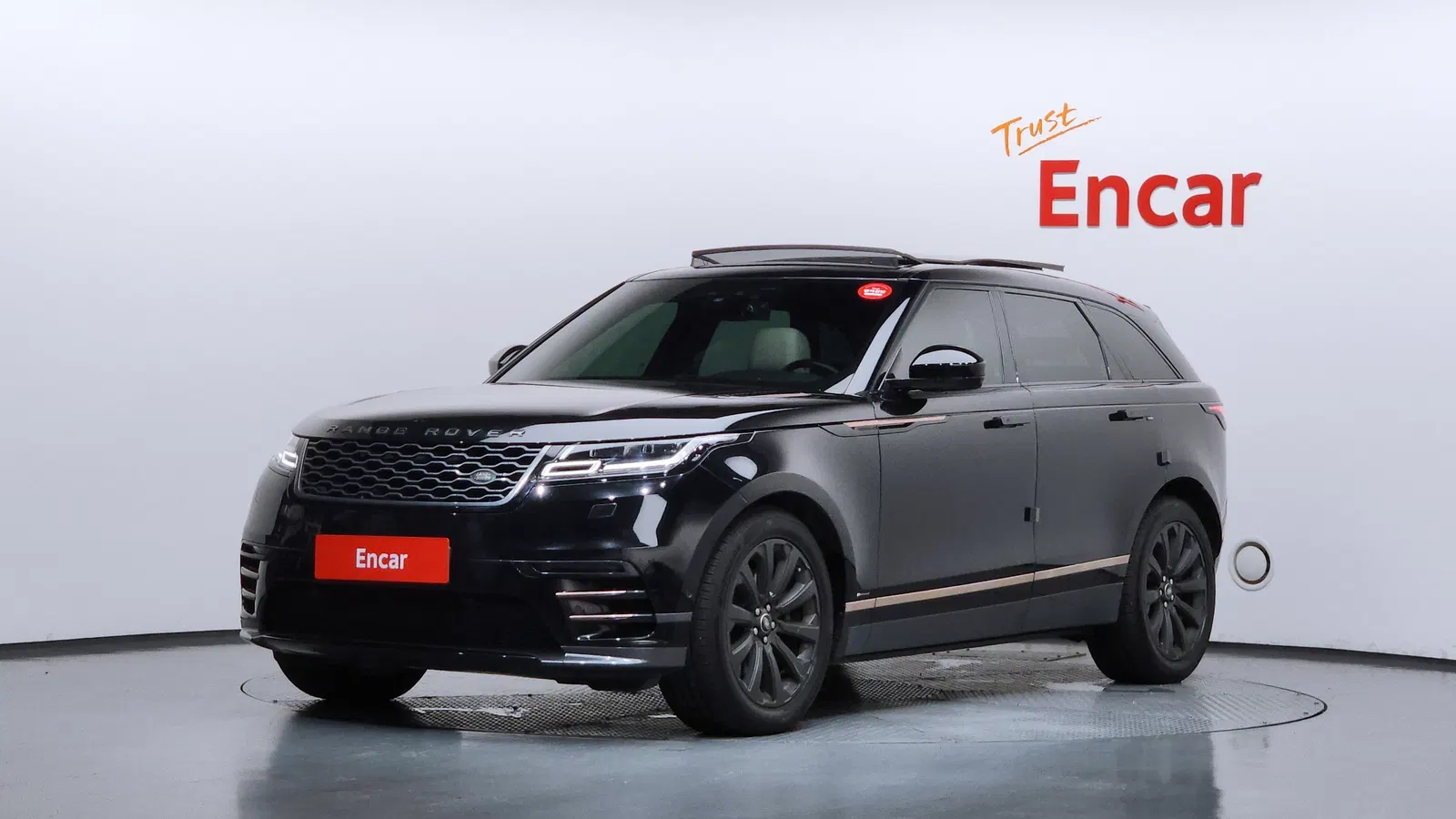 Land Rover Range Rover Velar 3.0 D300 R-Dynamic SE 2018 — photo 1 sur 20