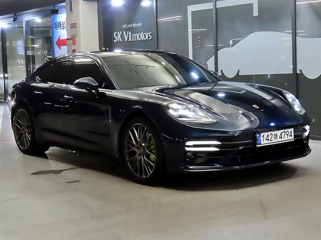 Porsche Panamera (971) 2.9 AWD E-Hybride Platinum Edition 2023 — photo 1 sur 26