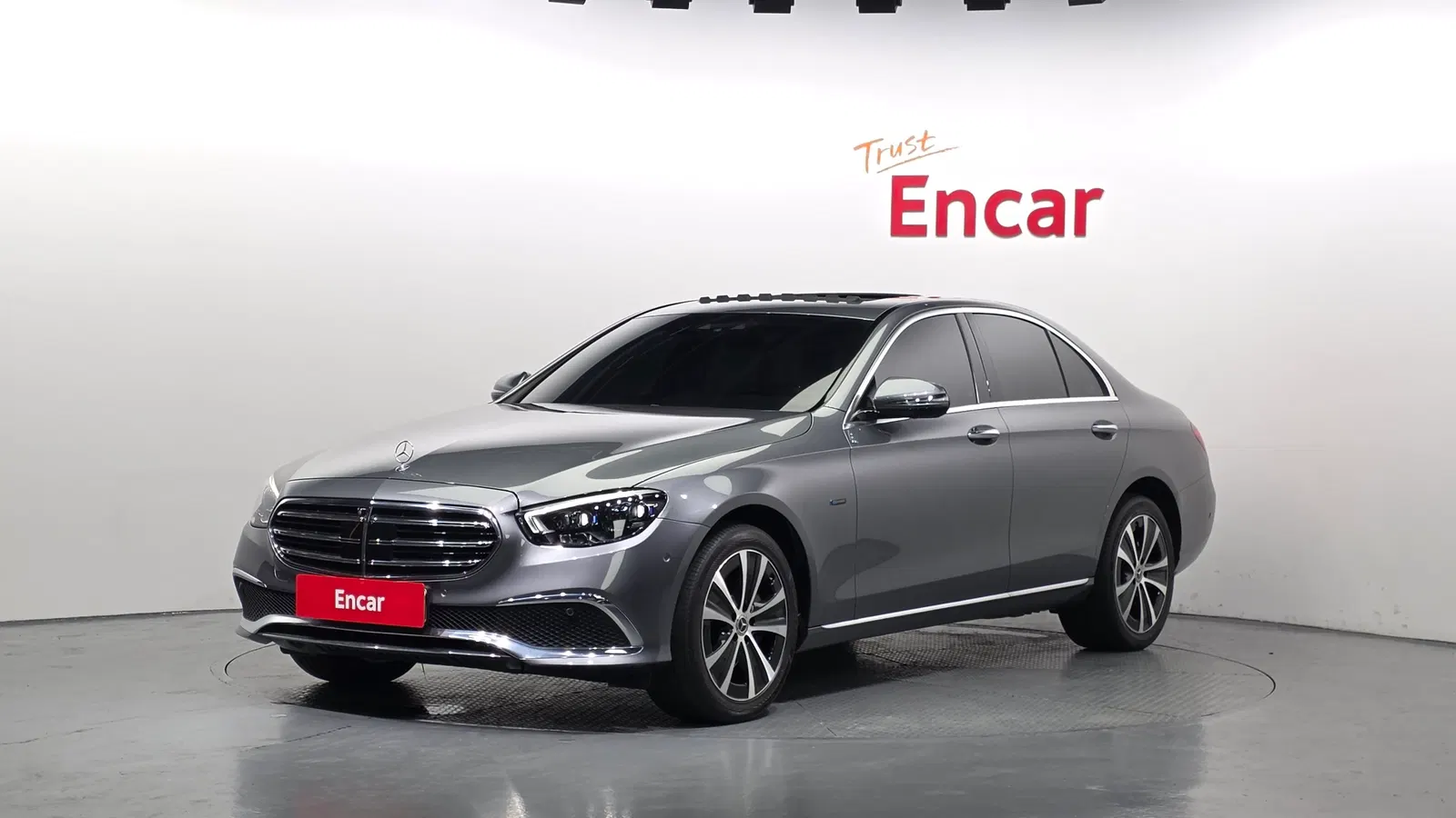 Mercedes-Benz Classe E E300e 4MATIC Exclusive (W213) 2021 — photo 1 sur 20