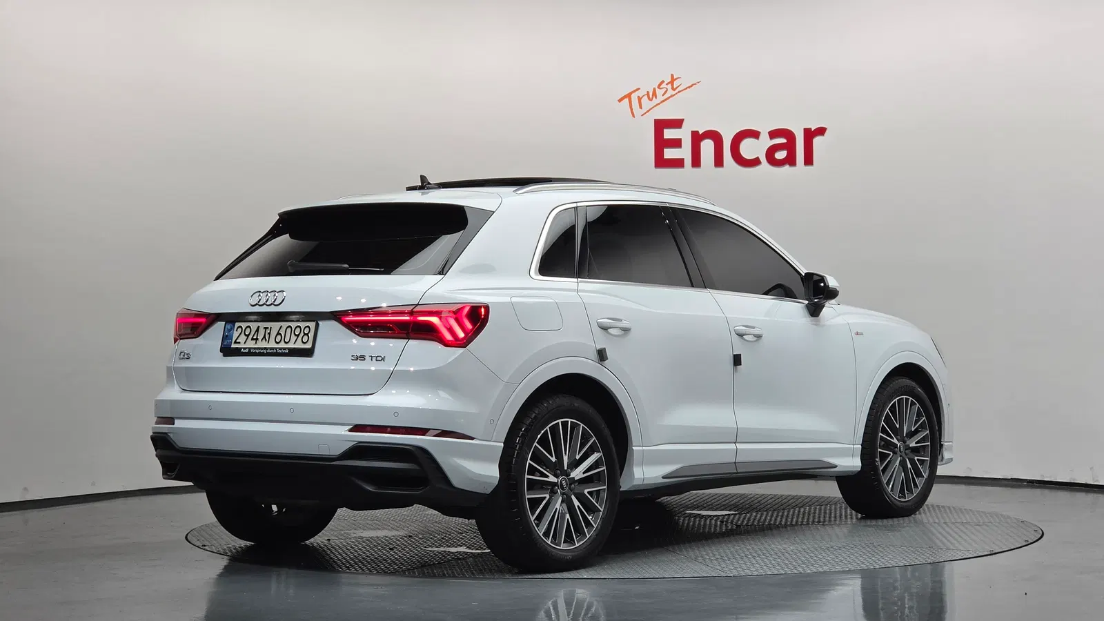 Audi Q3 (F3) 35 TDI Premium 2023 — photo 1 sur 37