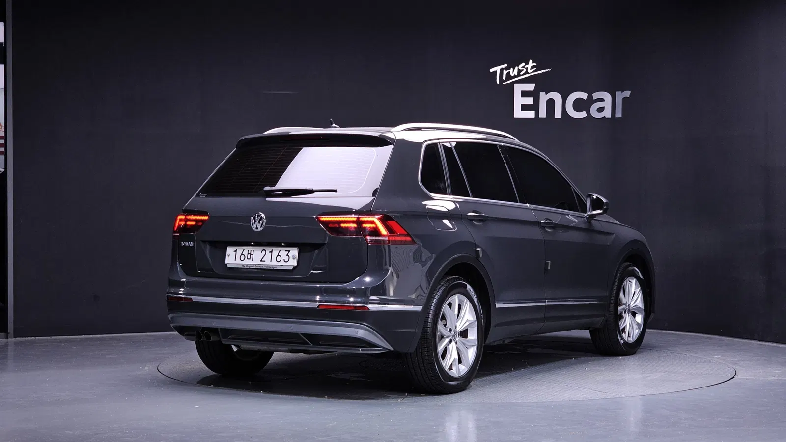Volkswagen Tiguan 2e génération 2.0 TDI Premium 2018 — photo 1 sur 34