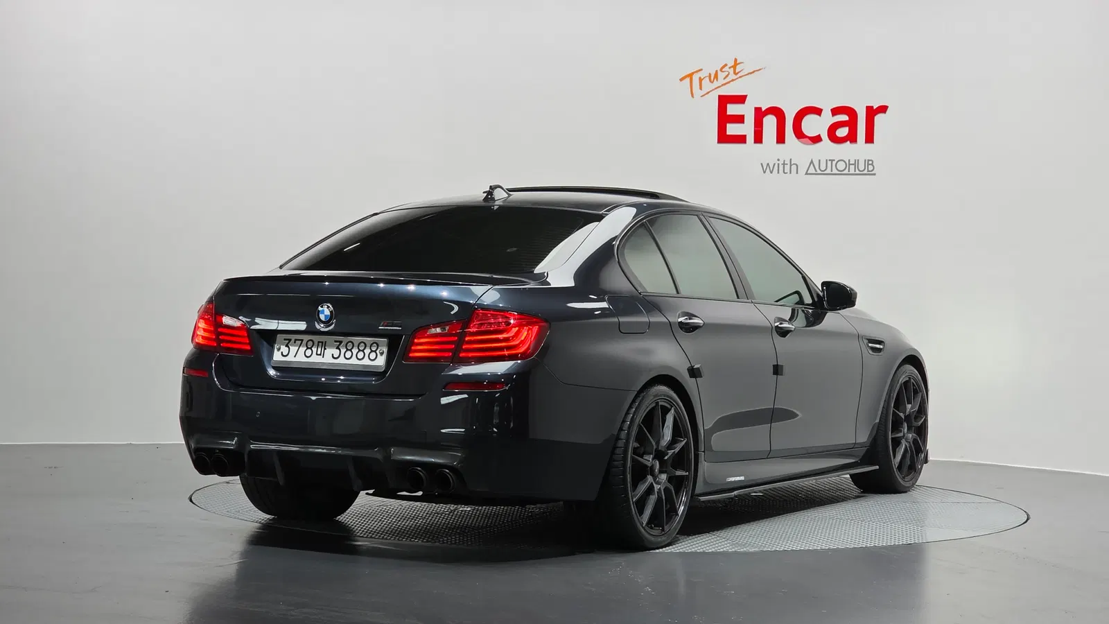 BMW M5 (F10) M5 Sedan 2016 — photo 1 sur 38