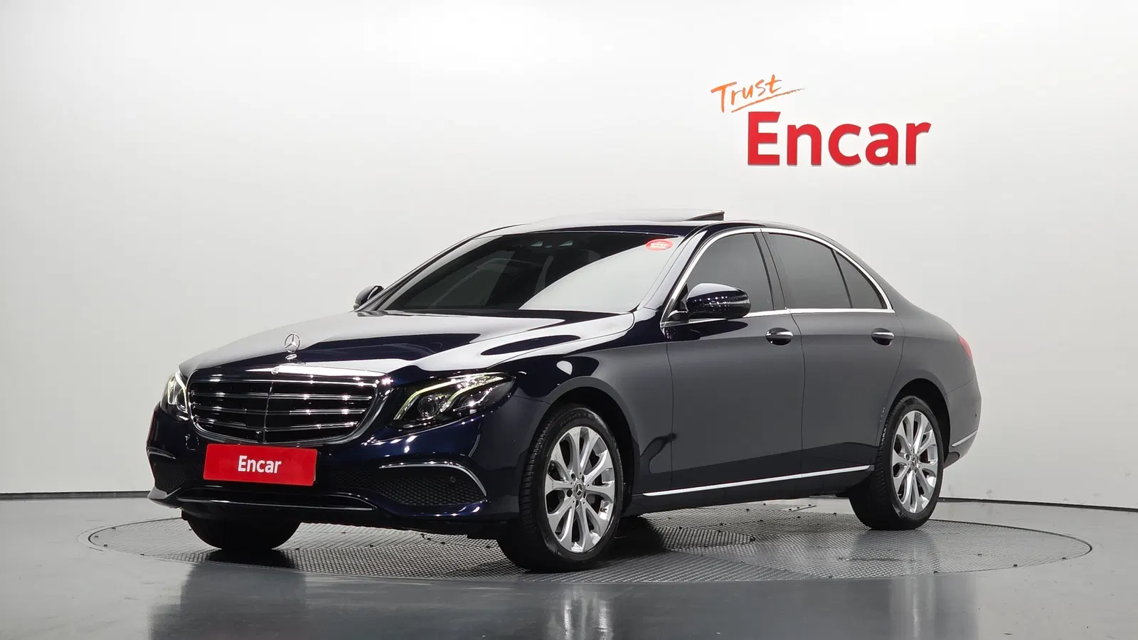 Mercedes-Benz Classe E E300 4MATIC Exclusive (W213) 2018 — photo 1 sur 31