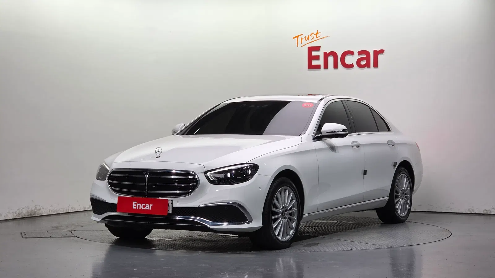 Mercedes-Benz Classe E E220d 4MATIC Exclusive (W213) 2023 — photo 1 sur 36