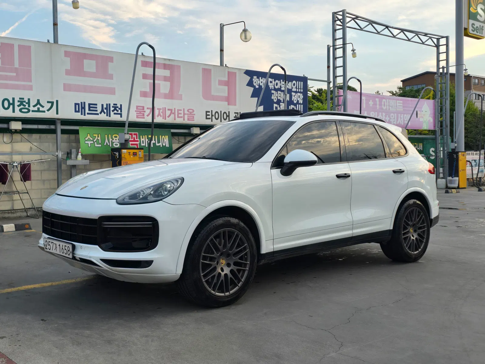 Porsche Cayenne 3.6 Platinum Edition 2017 — photo 1 sur 26