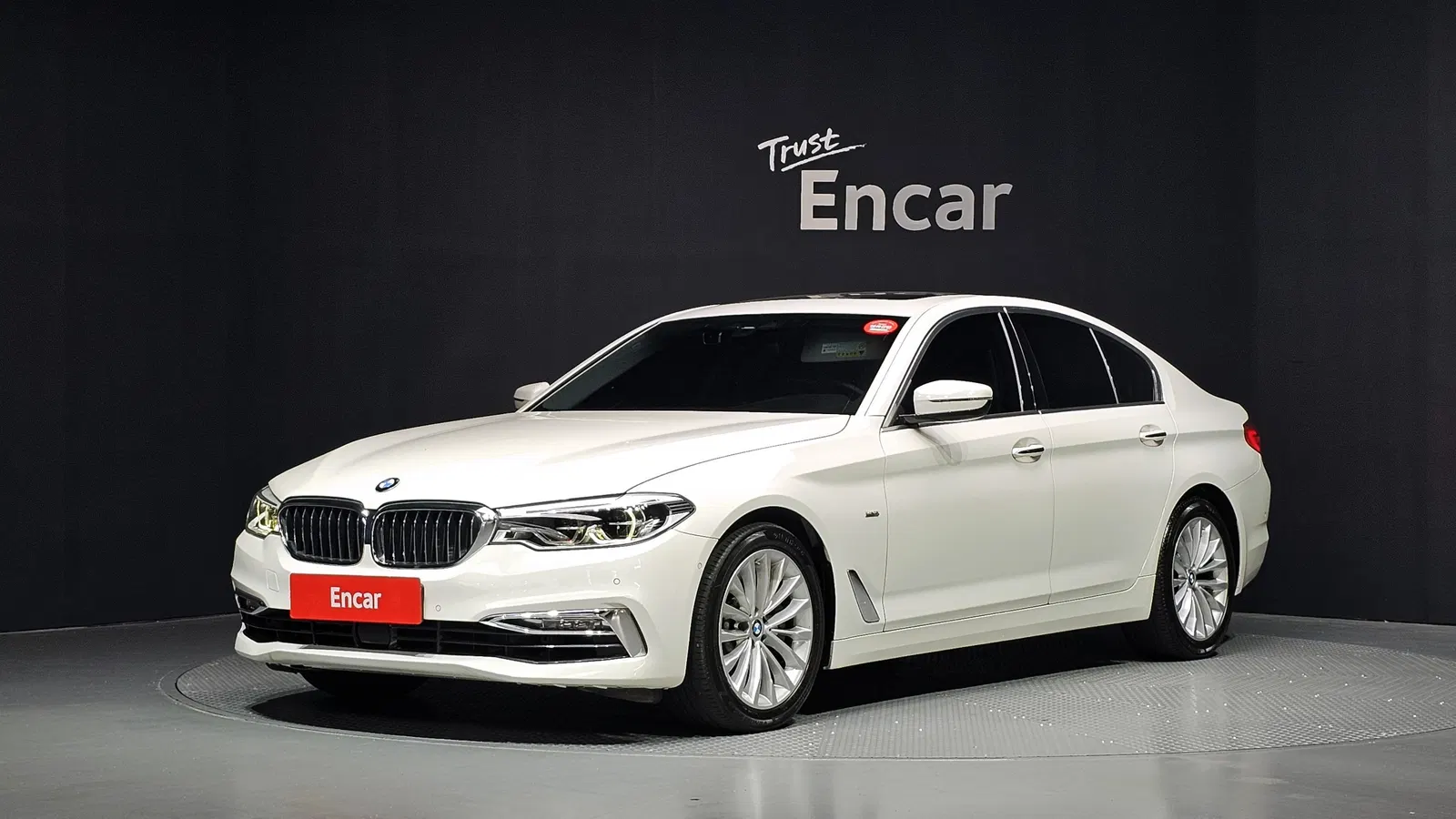 BMW Série 5 (G30) 530i xDrive Luxury Plus 2018 — photo 1 sur 31