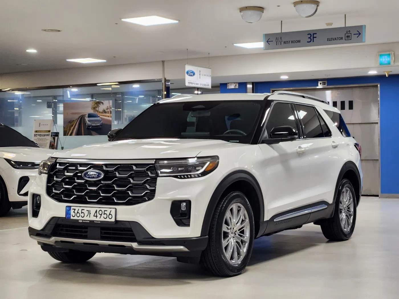 Ford Explorer 6e génération 2.3 Platinum 4WD 2025 — photo 1 sur 26