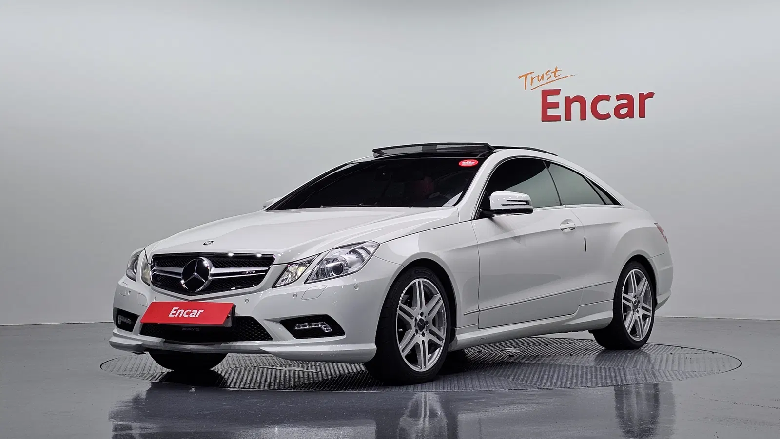 Mercedes-Benz Classe E E350 Coupé (W212) 2011 — photo 1 sur 20