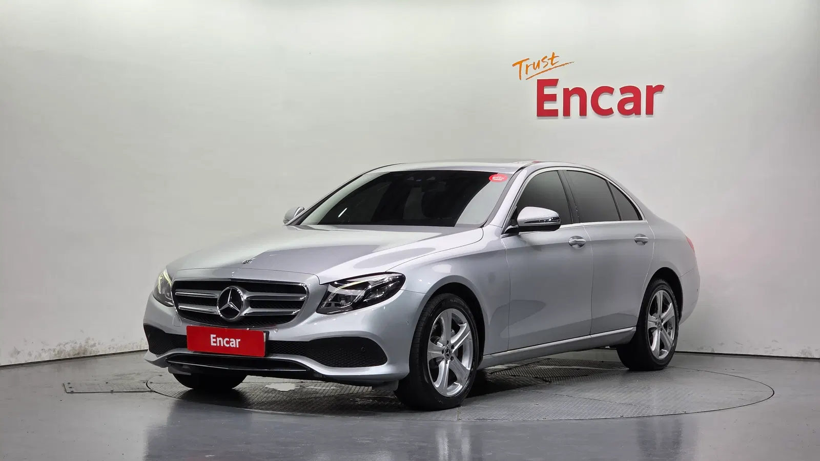 Mercedes-Benz Classe E E220d 4MATIC Avantgarde (W213) 2017 — photo 1 sur 42