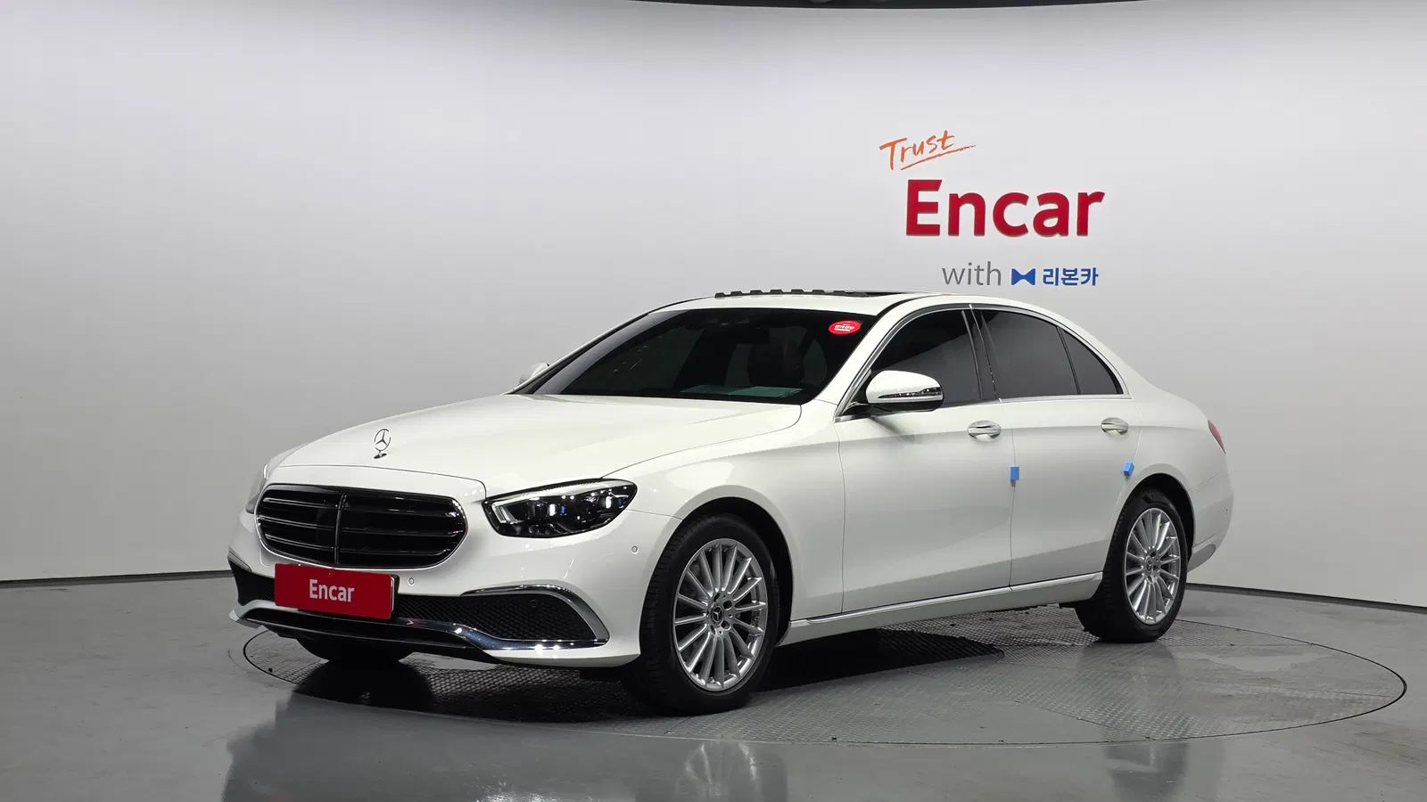 Mercedes-Benz Classe E E250 Exclusive (W213) 2021 — photo 1 sur 32