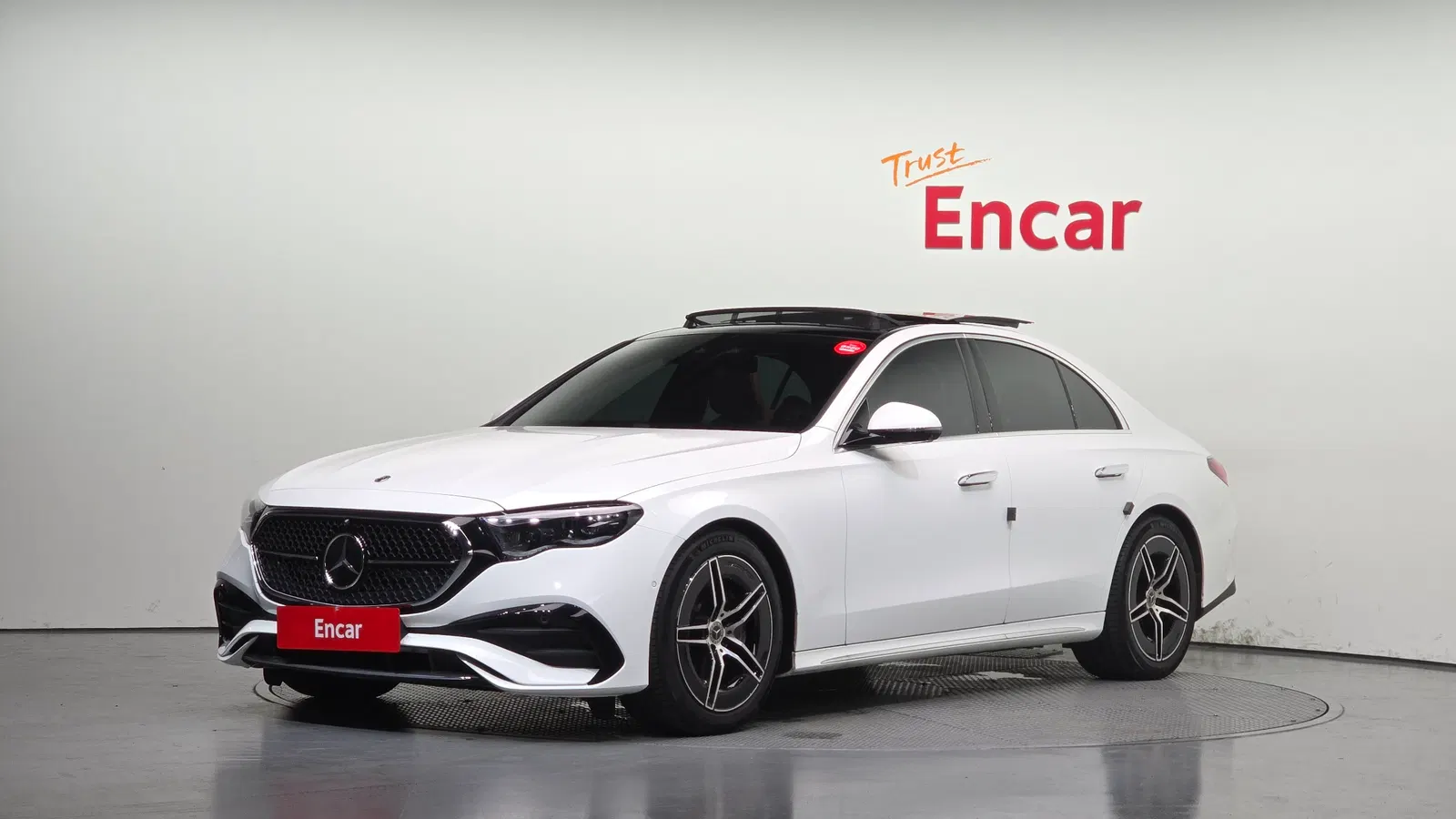 Mercedes-Benz Classe E AMG Line · E300 4MATIC (W214) 2026 — photo 1 sur 20