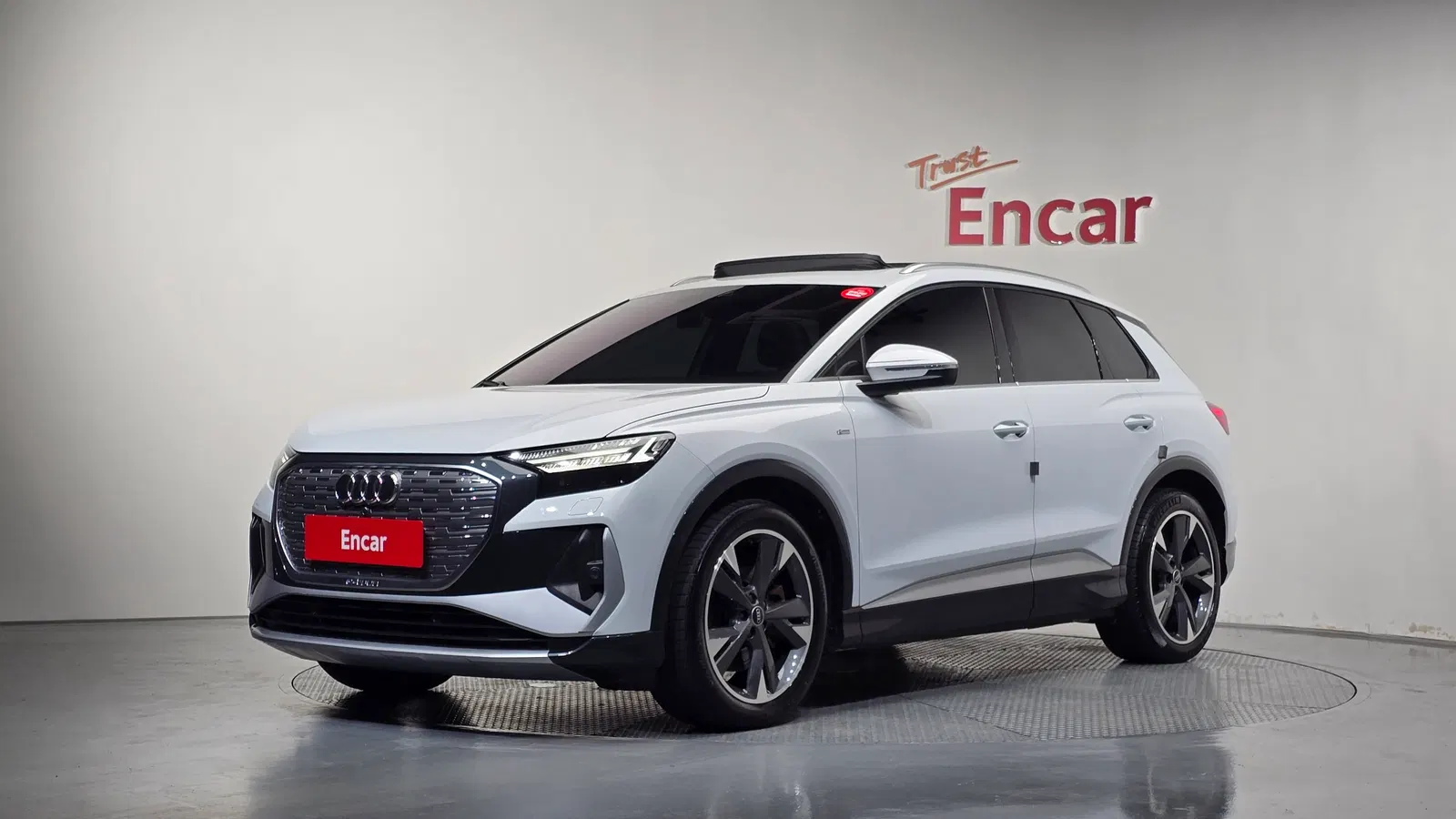 Audi Q4 e-tron (F4) 40 Premium 2023 — photo 1 sur 34