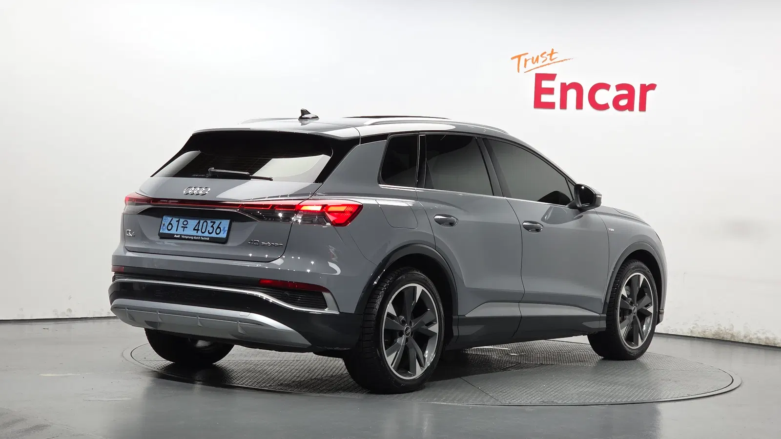 Audi Q4 e-tron (F4) 40 Premium 2022 — photo 1 sur 37