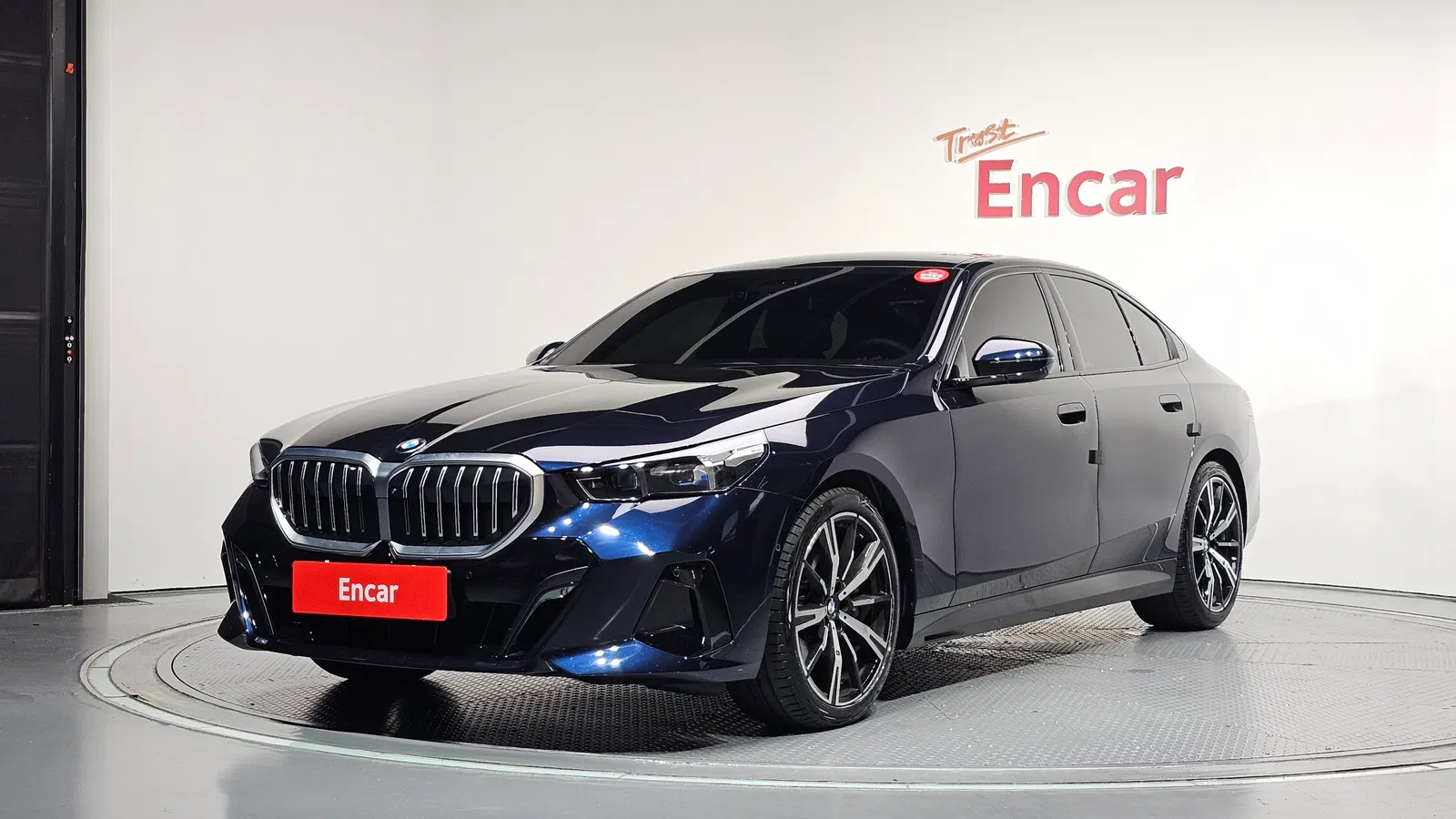 BMW Série 5 (G60) 530i xDrive M Sport 2026 — photo 1 sur 34
