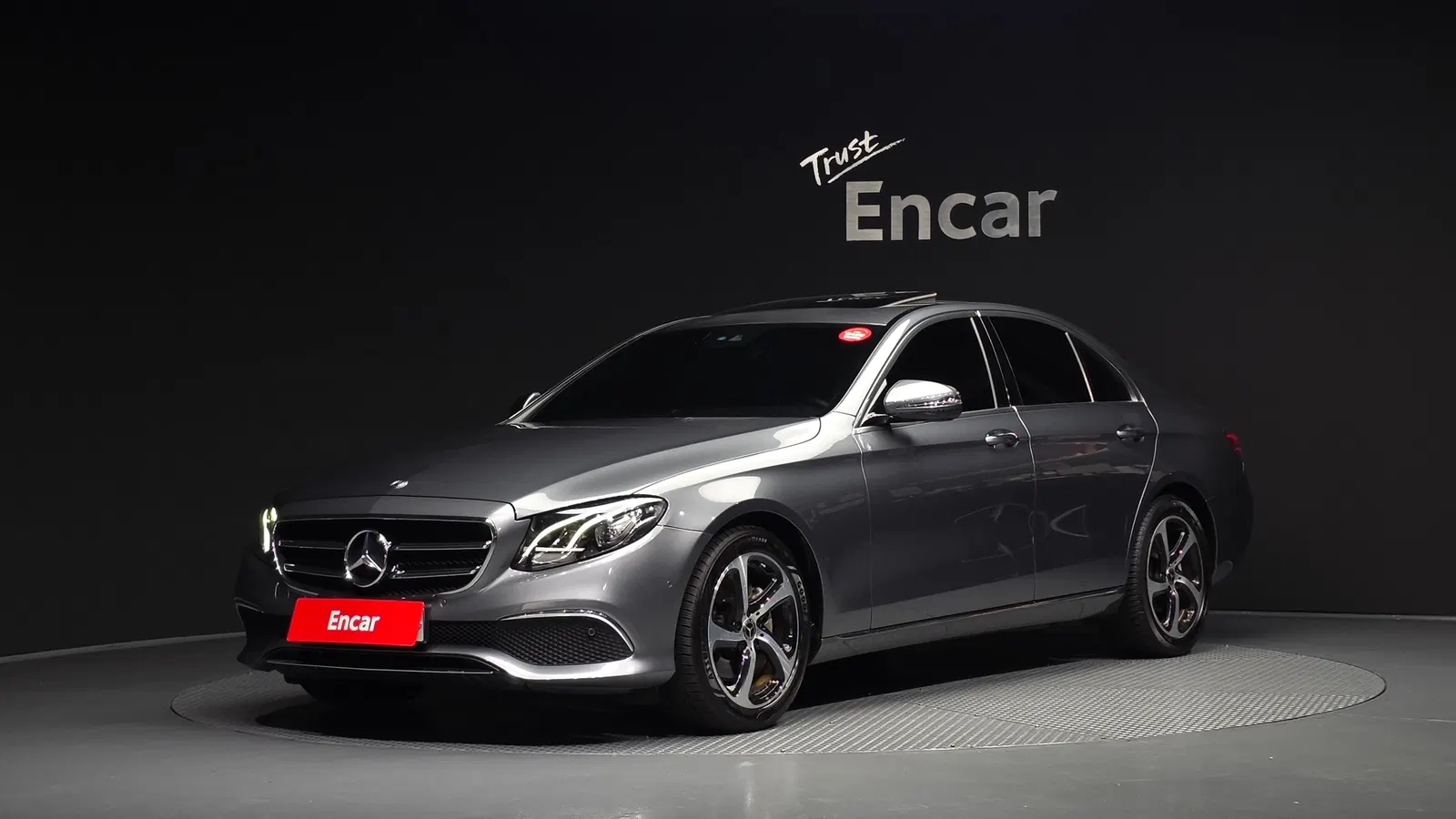 Mercedes-Benz Classe E E250 Avantgarde (W213) 2020 — photo 1 sur 30