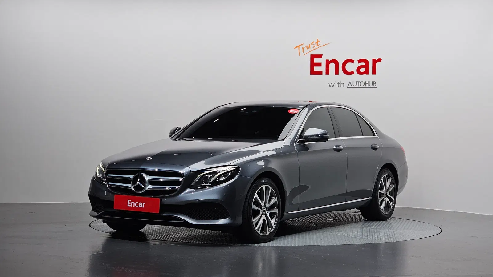 Mercedes-Benz Classe E E300 4MATIC Avantgarde (W213) 2019 — photo 1 sur 31