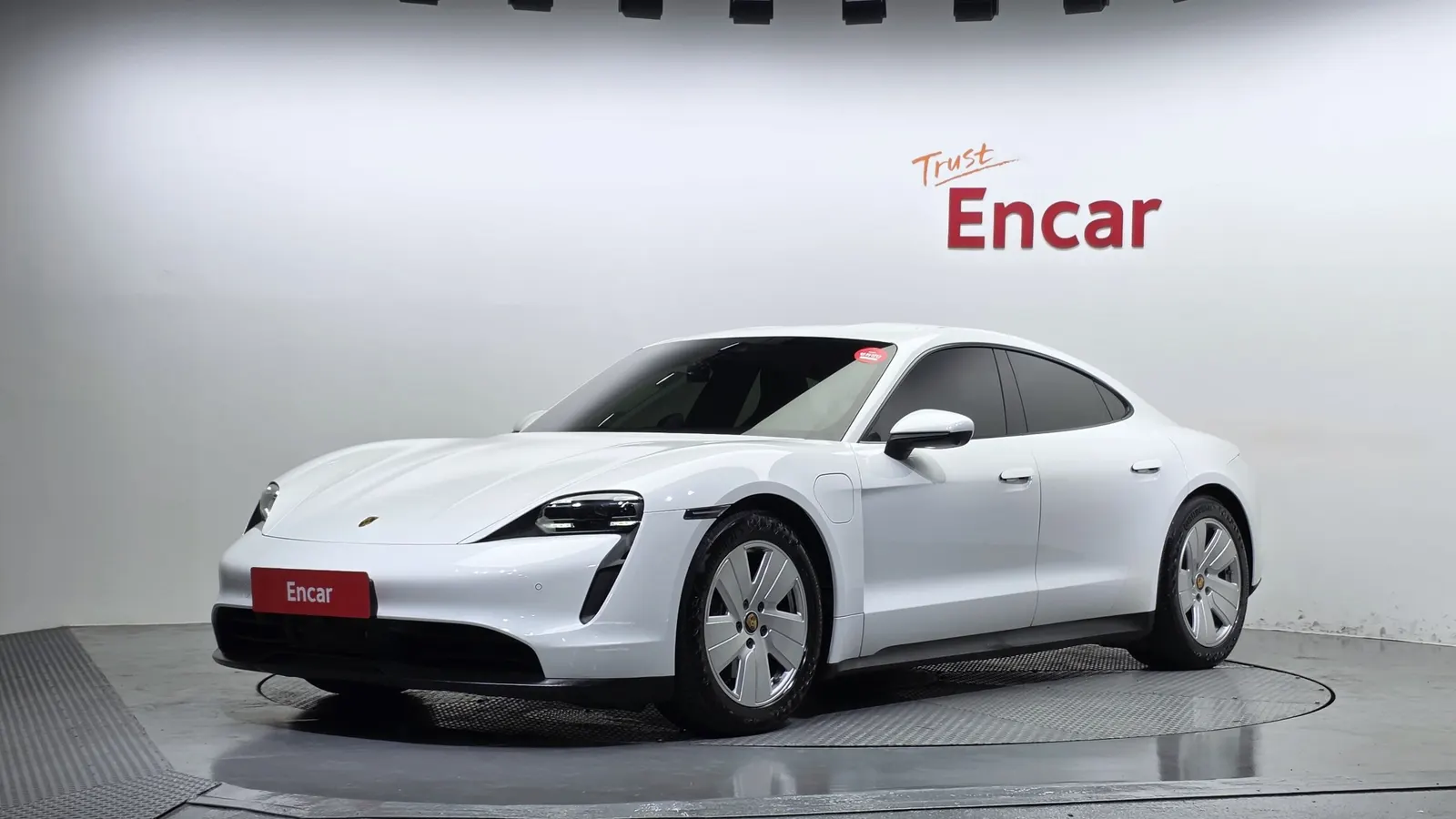 Porsche Taycan Base 2022 — photo 1 sur 43