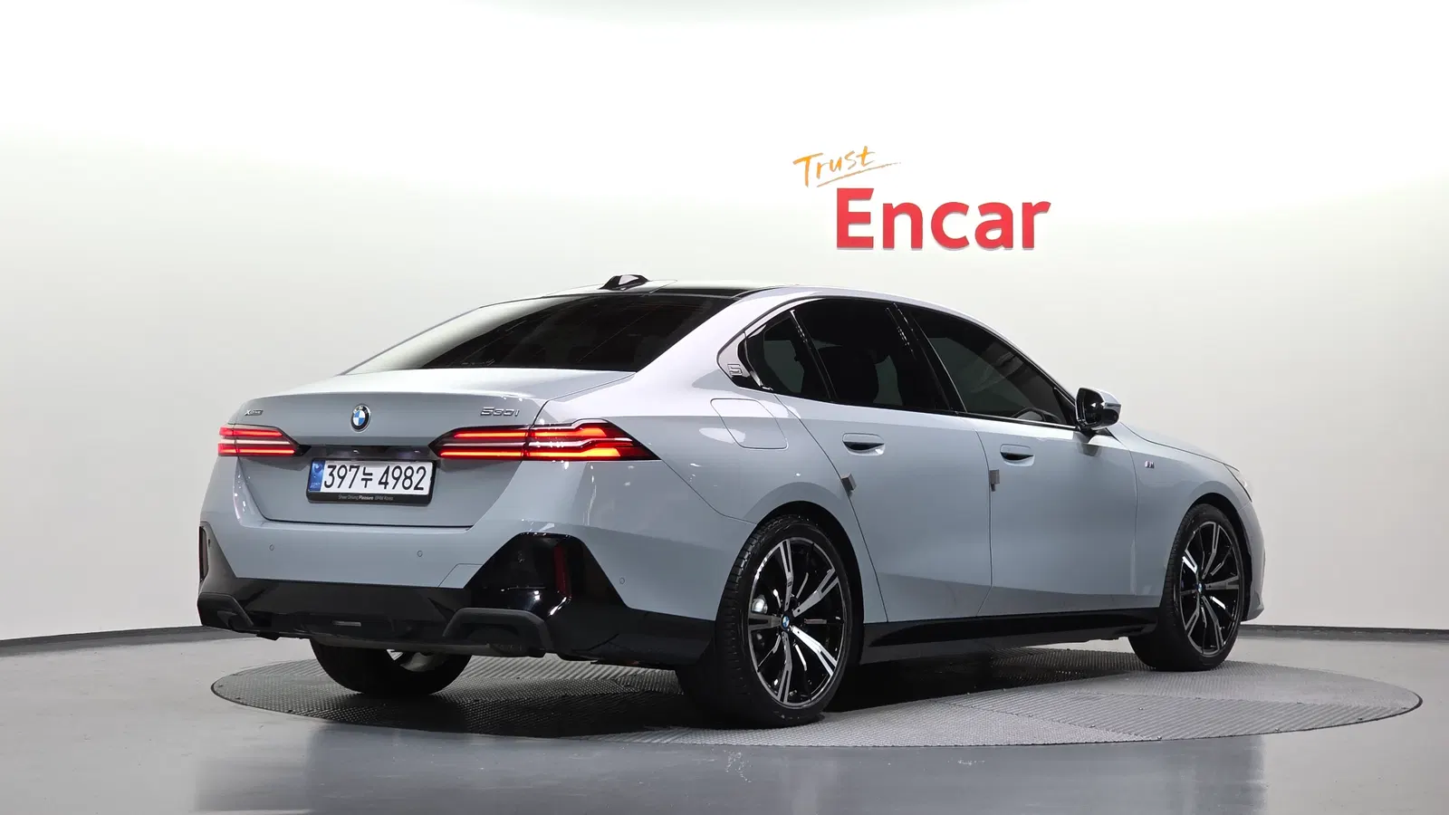 BMW Série 5 (G60) 530i xDrive M Sport 2024 — photo 1 sur 37