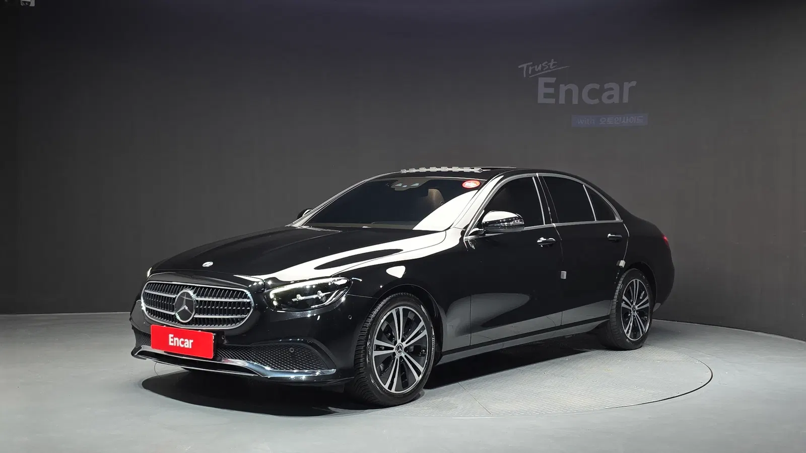 Mercedes-Benz Classe E E250 Avantgarde (W213) 2021 — photo 1 sur 33