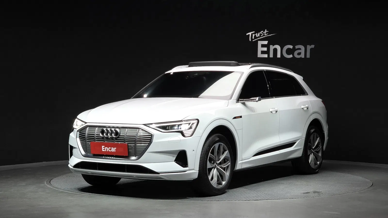 Audi e-tron 55 Quattro 2020 — photo 1 sur 20