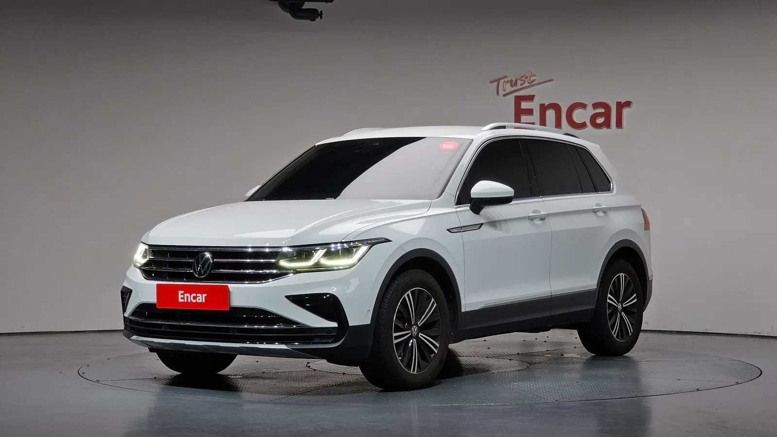 Volkswagen Tiguan 2e génération 2.0 TDI Premium 2023 — photo 1 sur 39