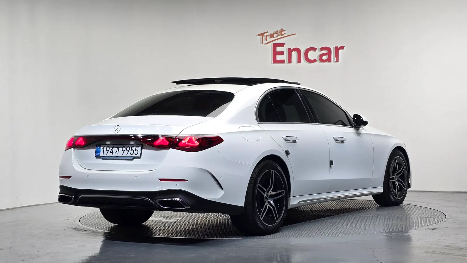 Mercedes-Benz Classe E AMG Line · E200 (W214) 2026 — photo 1 sur 39