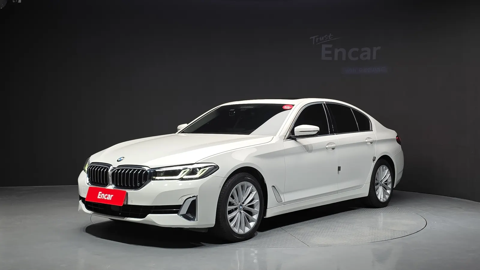 BMW Série 5 (G30) 523d xDrive Luxury 2021 — photo 1 sur 40