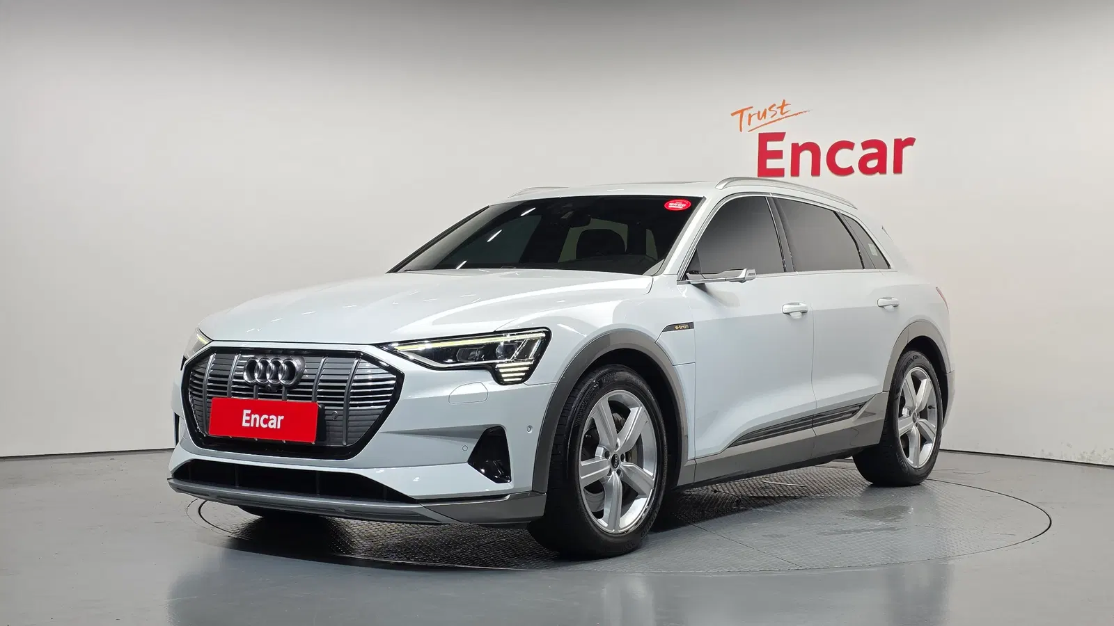 Audi e-tron 50 Quattro 2022 — photo 1 sur 36
