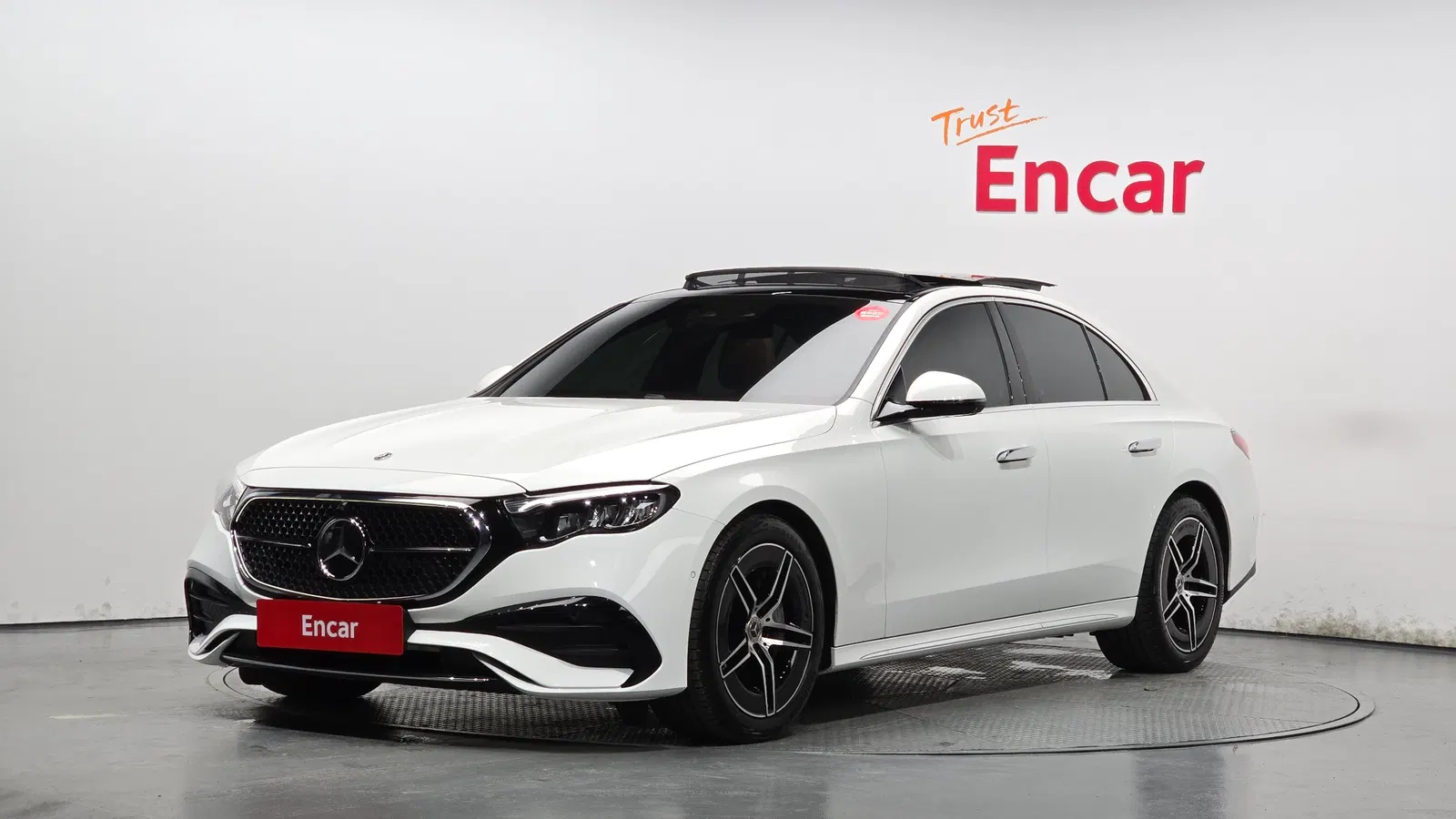 Mercedes-Benz Classe E AMG Line · E200 (W214) 2026 — photo 1 sur 36