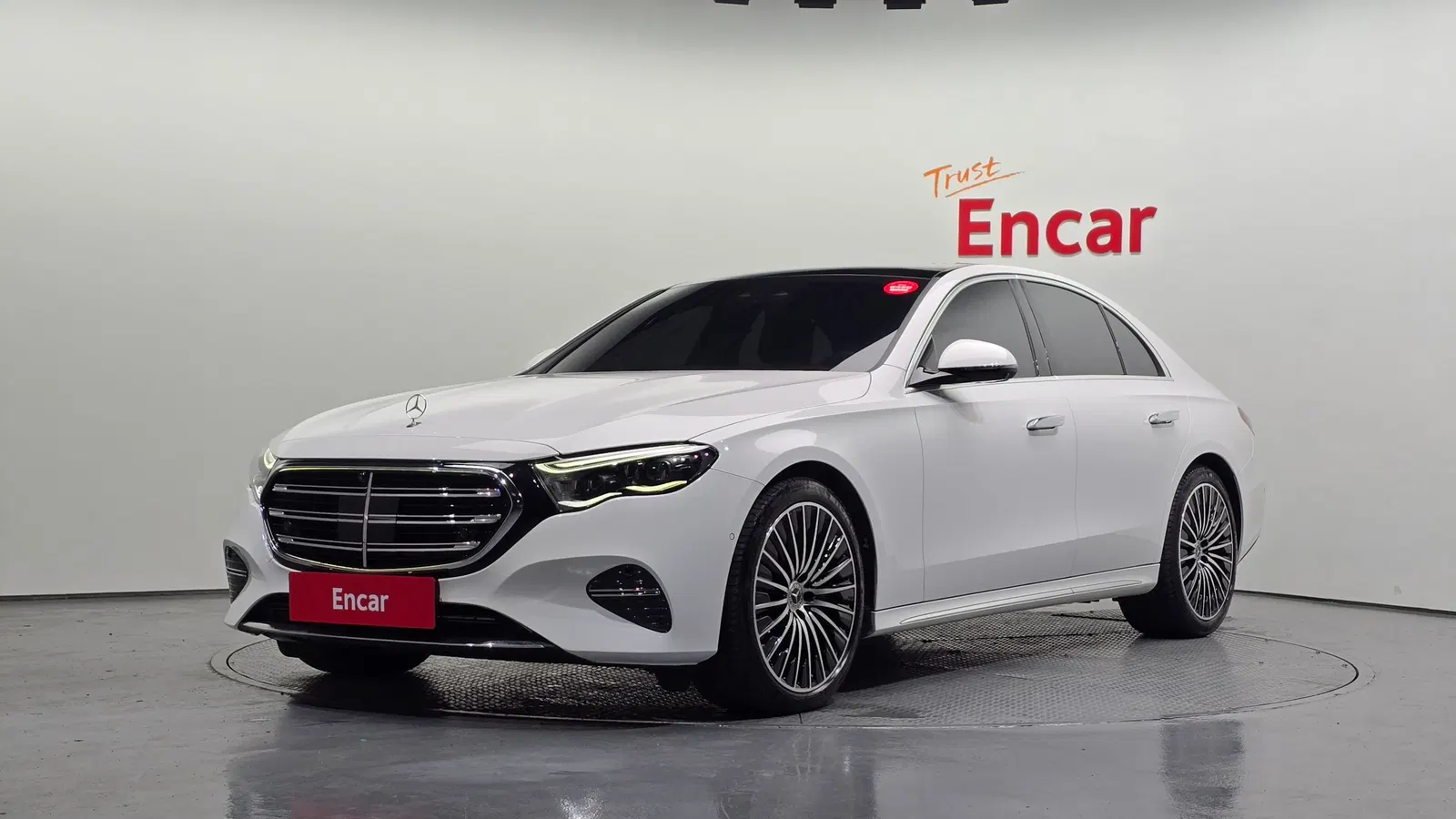 Mercedes-Benz Classe E E450 4MATIC Exclusive (W214) 2024 — photo 1 sur 20