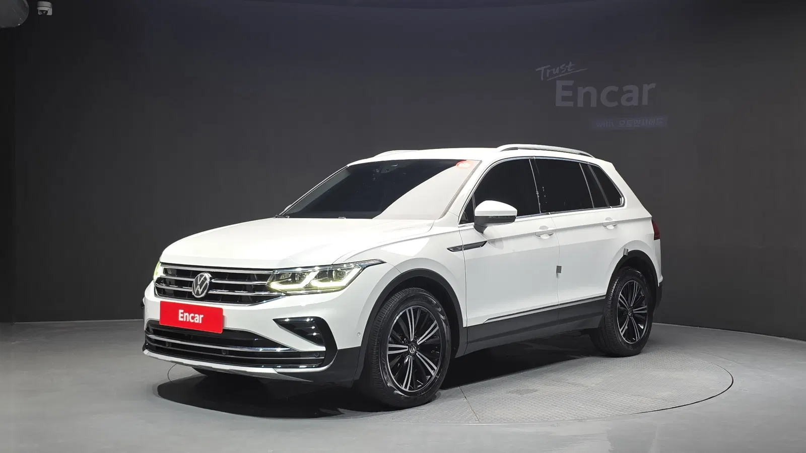 Volkswagen Tiguan 2e génération 2.0 TDI Premium 2021 — photo 1 sur 34