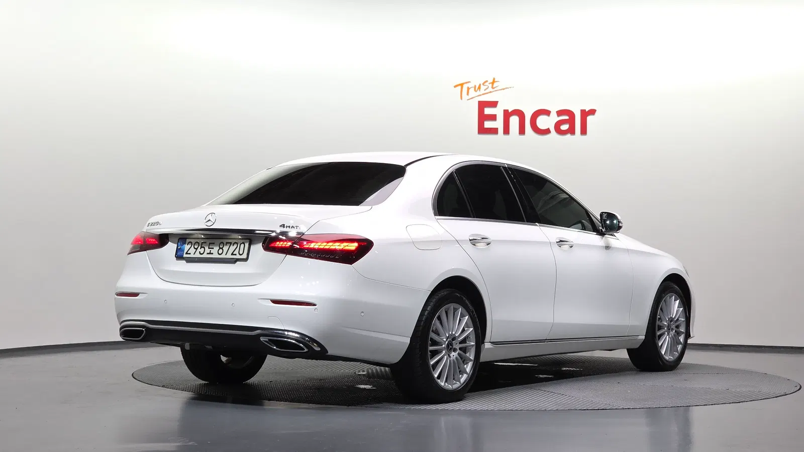 Mercedes-Benz Classe E E220d 4MATIC Exclusive (W213) 2021 — photo 1 sur 34