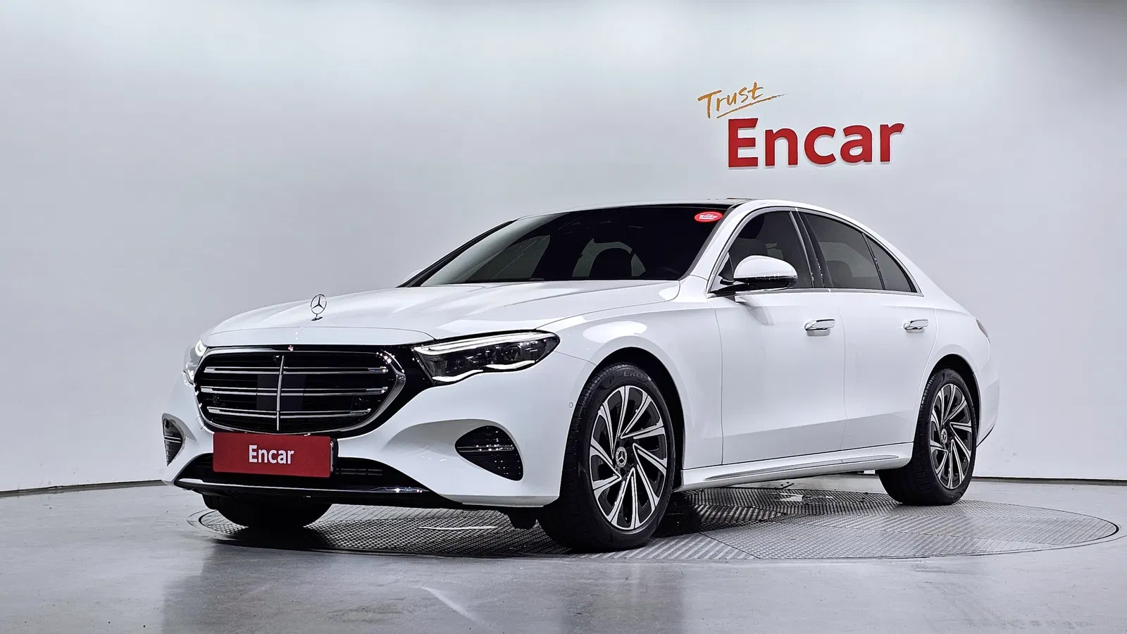 Mercedes-Benz Classe E E300 4MATIC Exclusive (W214) 2025 — photo 1 sur 32
