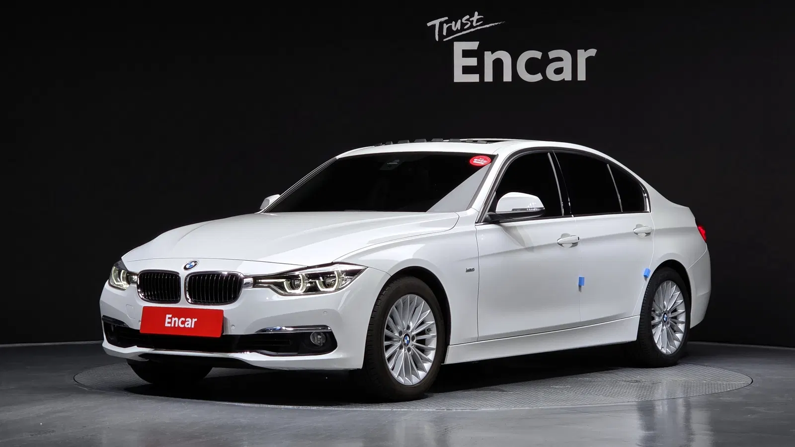 BMW Série 3 (F30) 320i Luxury 2018 — photo 1 sur 35