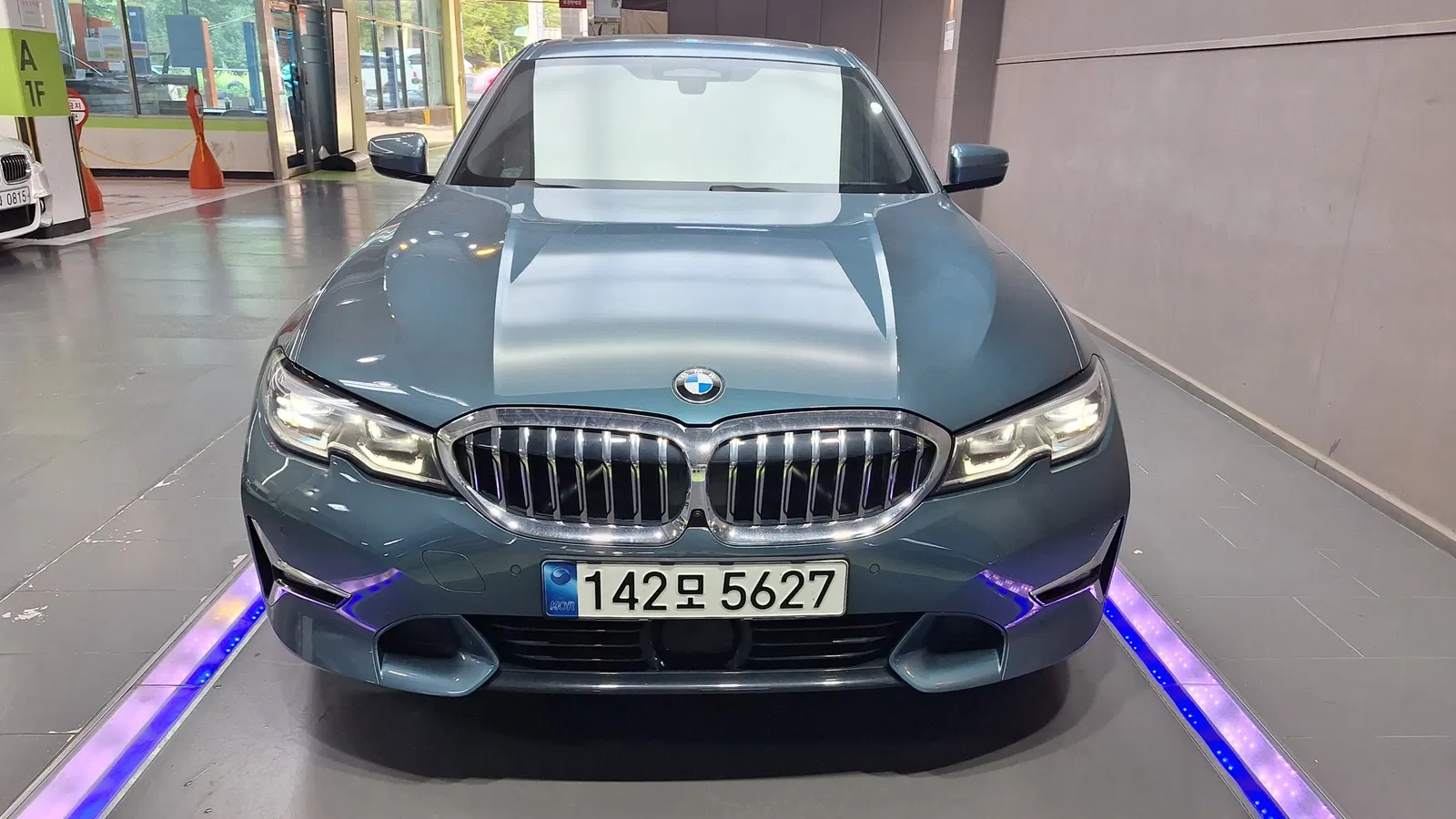 BMW Série 3 (G20) 320i Luxury 2021 — photo 1 sur 26