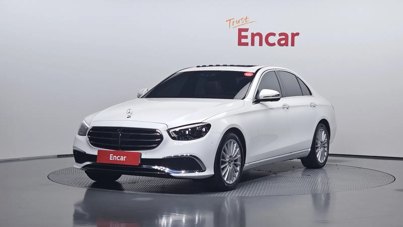 Mercedes-Benz Classe E E250 Exclusive (W213) 2022 — photo 1 sur 8