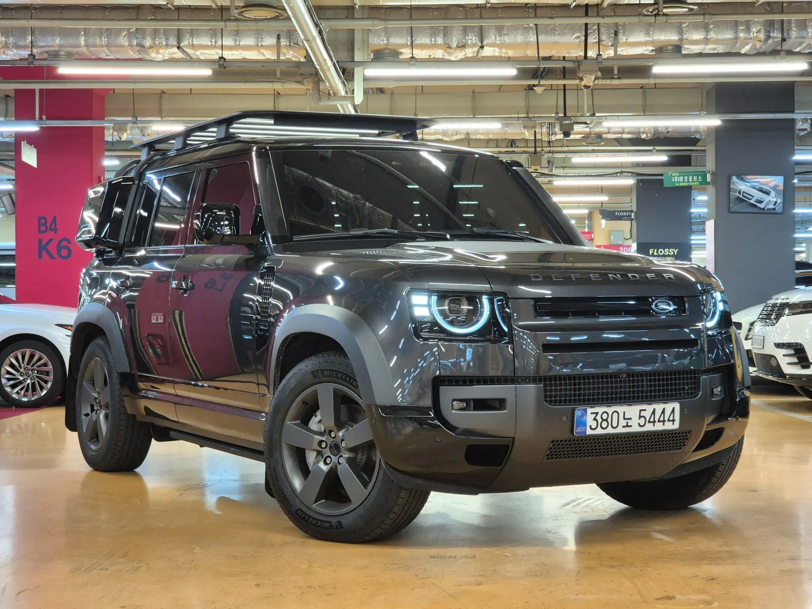 Land Rover Defender (L663) 110 D300 X-Dynamic HSE 2026 — photo 1 sur 26