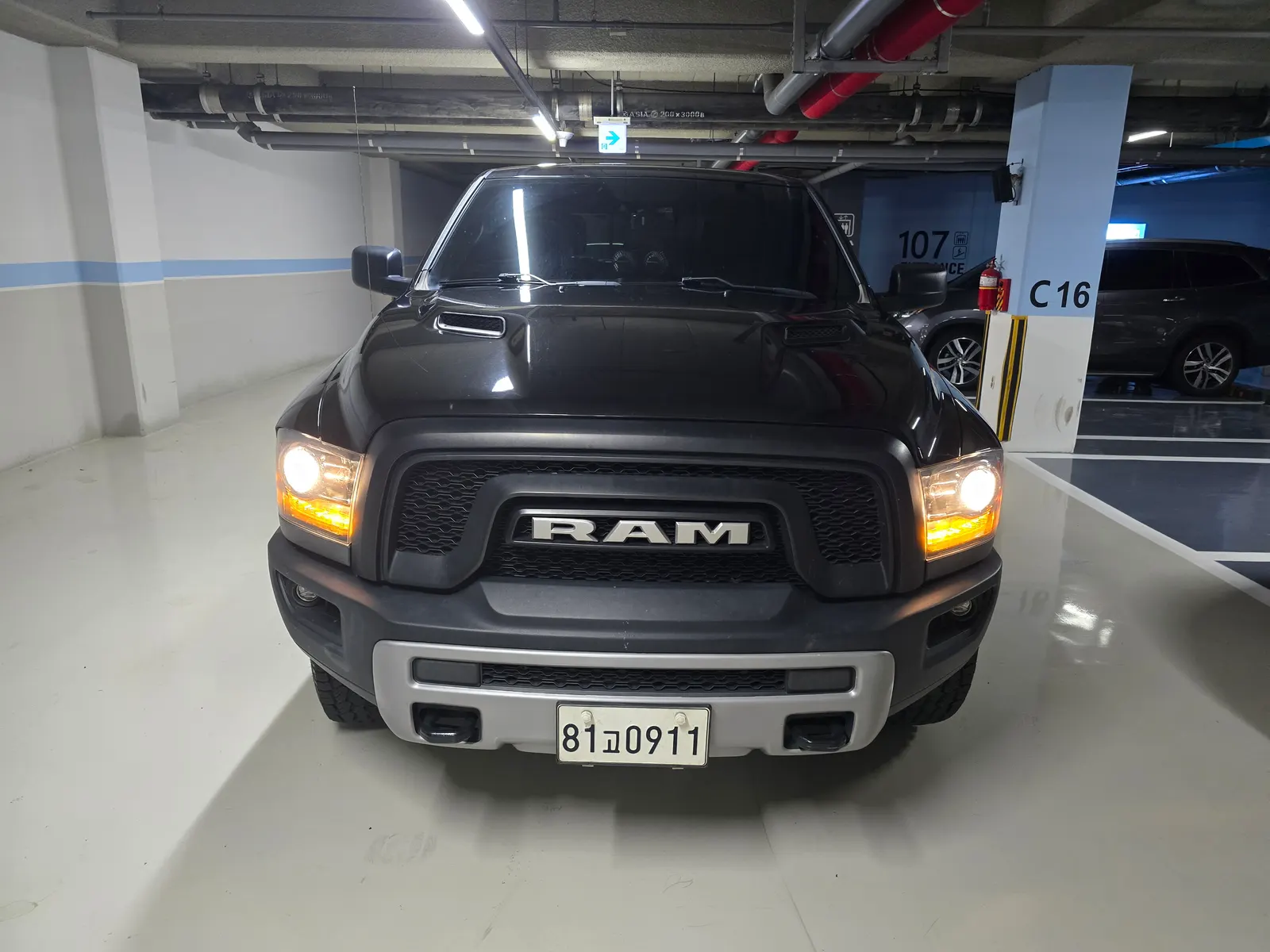 Dodge RAM Pickup 5.7 2017 — photo 1 sur 18