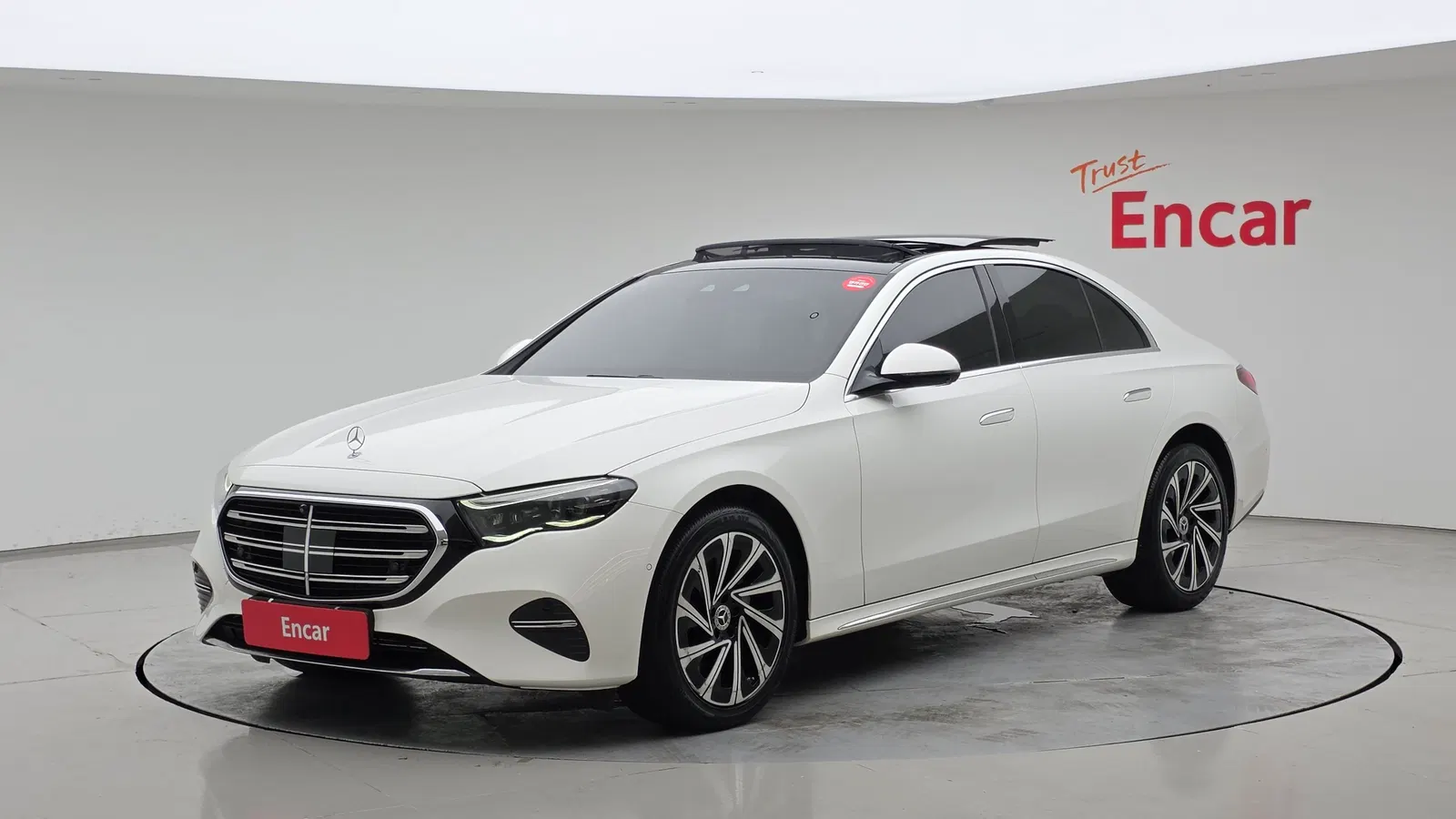 Mercedes-Benz Classe E E300 4MATIC Exclusive (W214) 2024 — photo 1 sur 20