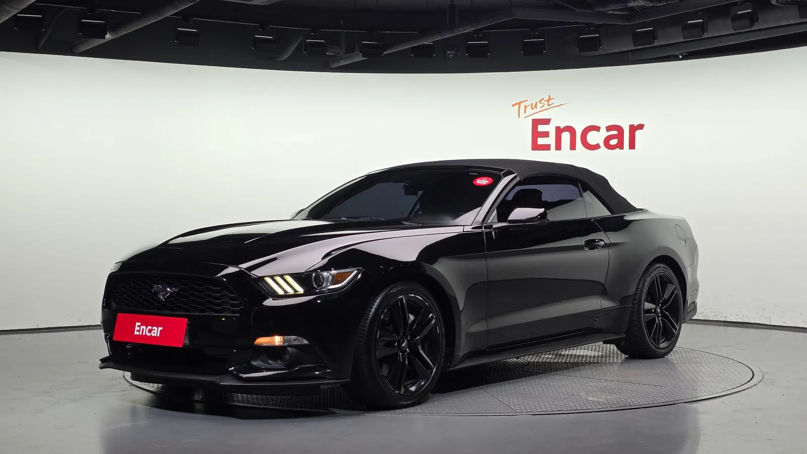 Ford Mustang Convertible 2016 — photo 1 sur 20