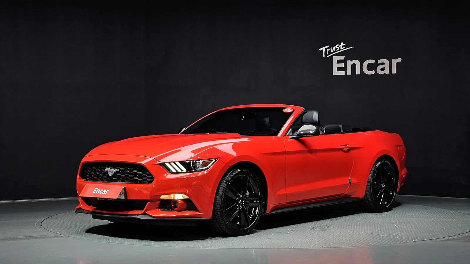 Ford Mustang Convertible 2017 — photo 1 sur 26