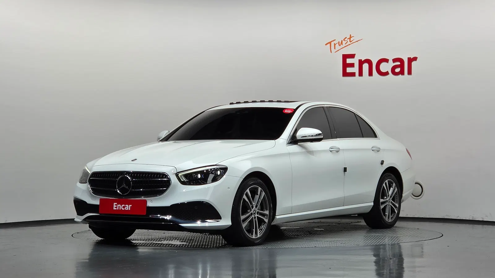 Mercedes-Benz Classe E E350 4MATIC Avantgarde (W213) 2022 — photo 1 sur 32