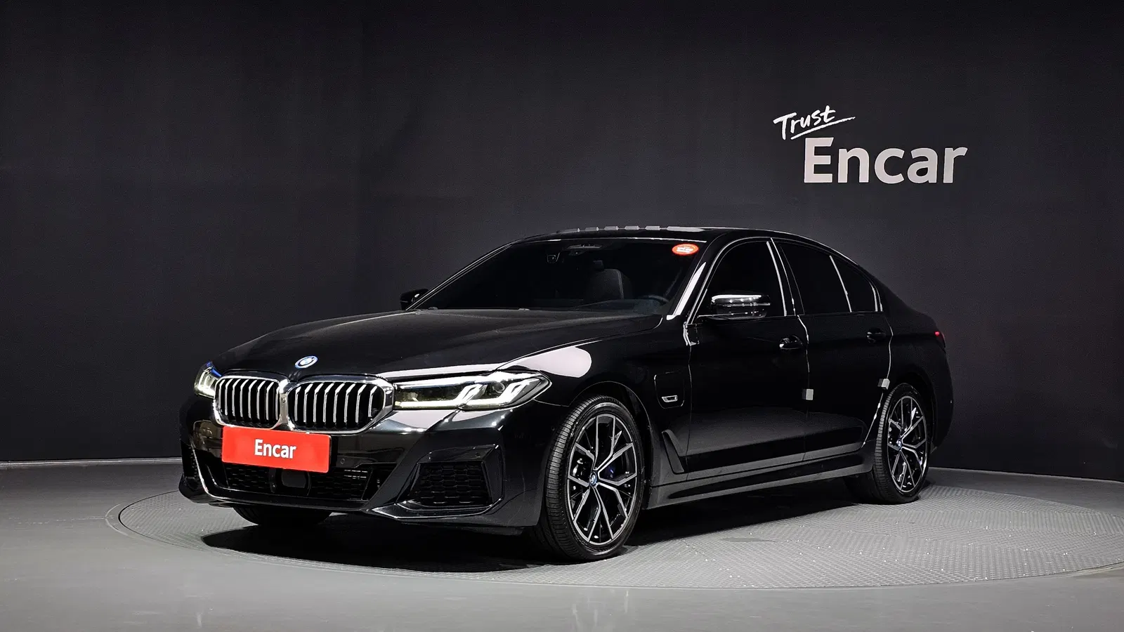 BMW Série 5 (G30) 530e M Sport 2023 — photo 1 sur 32