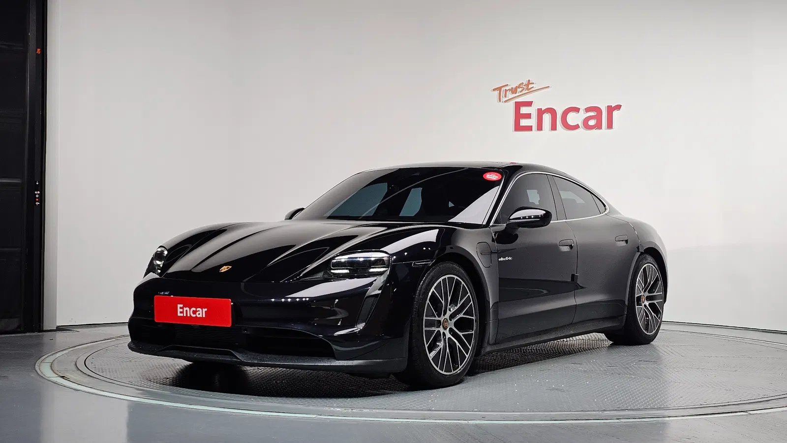 Porsche Taycan Base 2021 — photo 1 sur 32