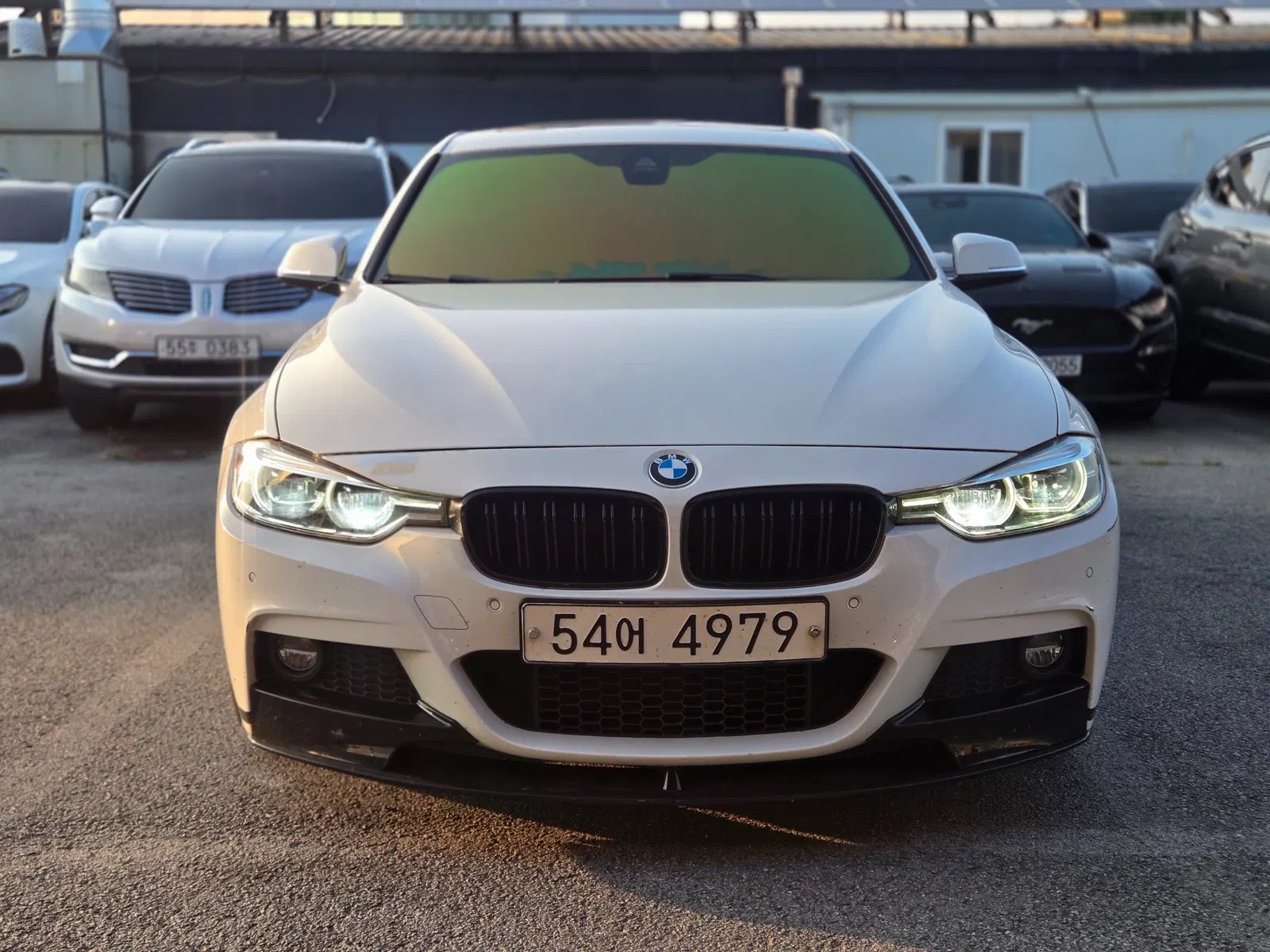 BMW Série 3 (F30) 330i M Sport 2017 — photo 1 sur 26