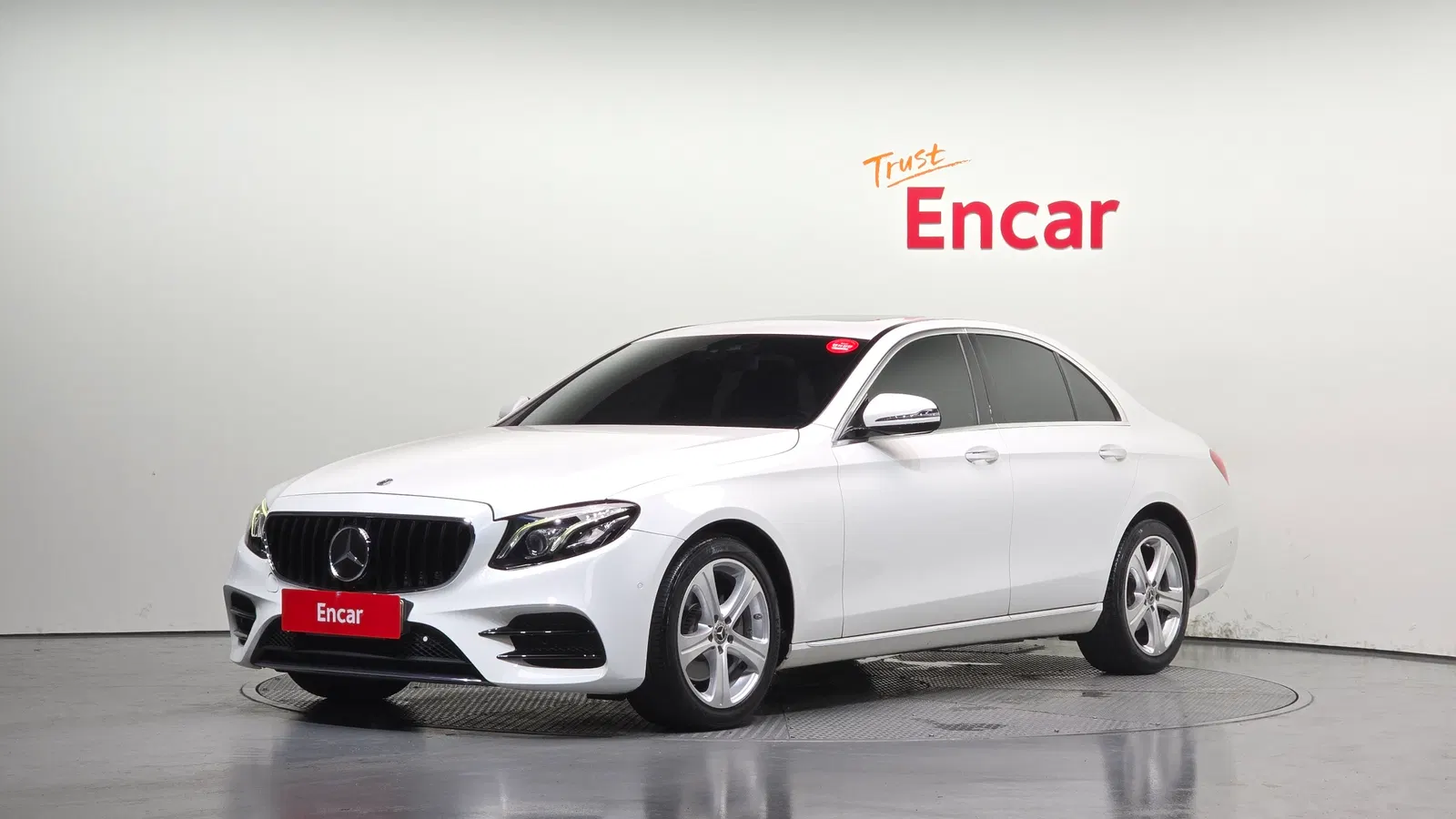 Mercedes-Benz Classe E E220d Avantgarde (W213) 2018 — photo 1 sur 20