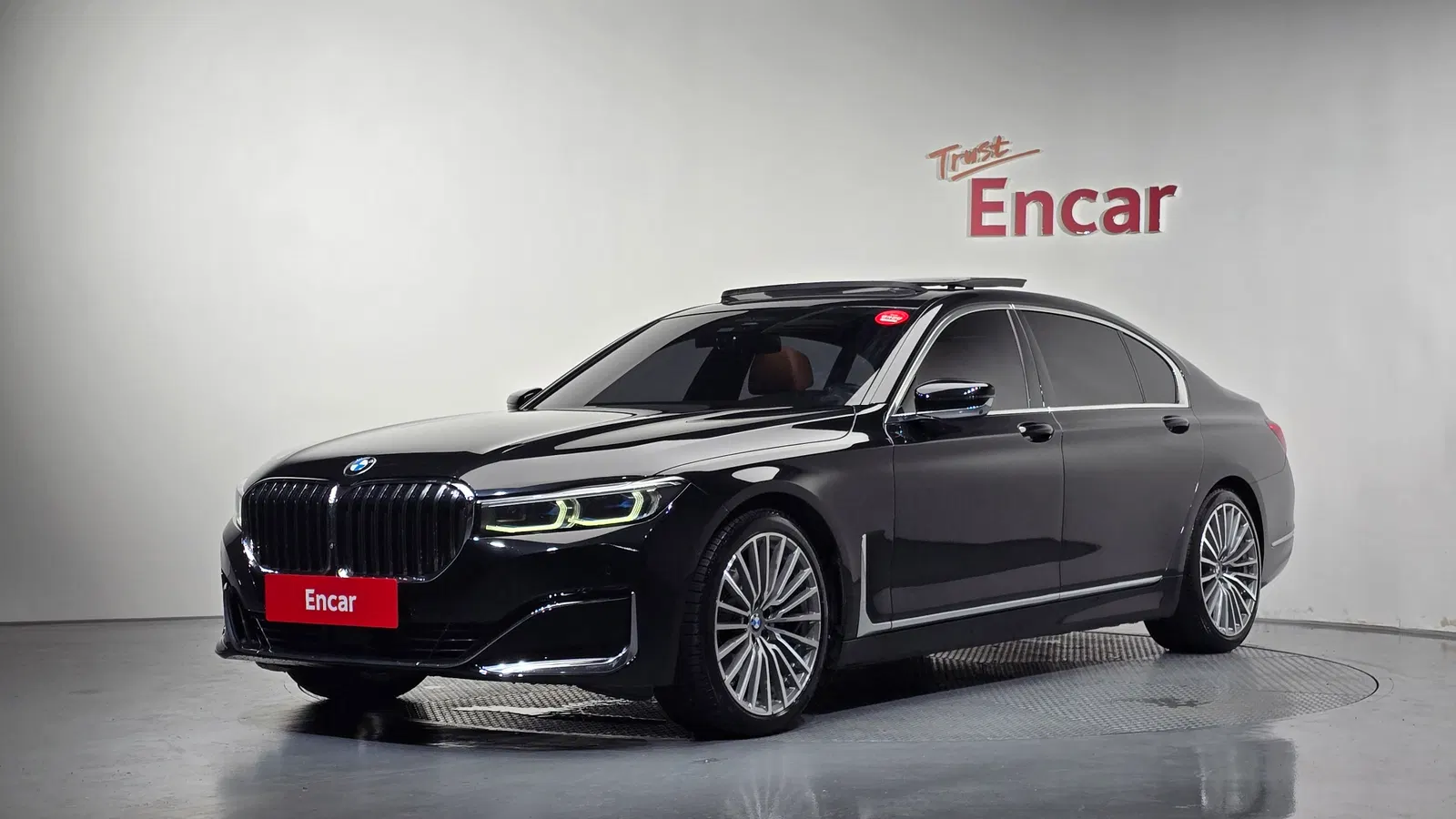 BMW Série 7 (G11) 740Li xDrive Design Pure Excellence 2022 — photo 1 sur 20