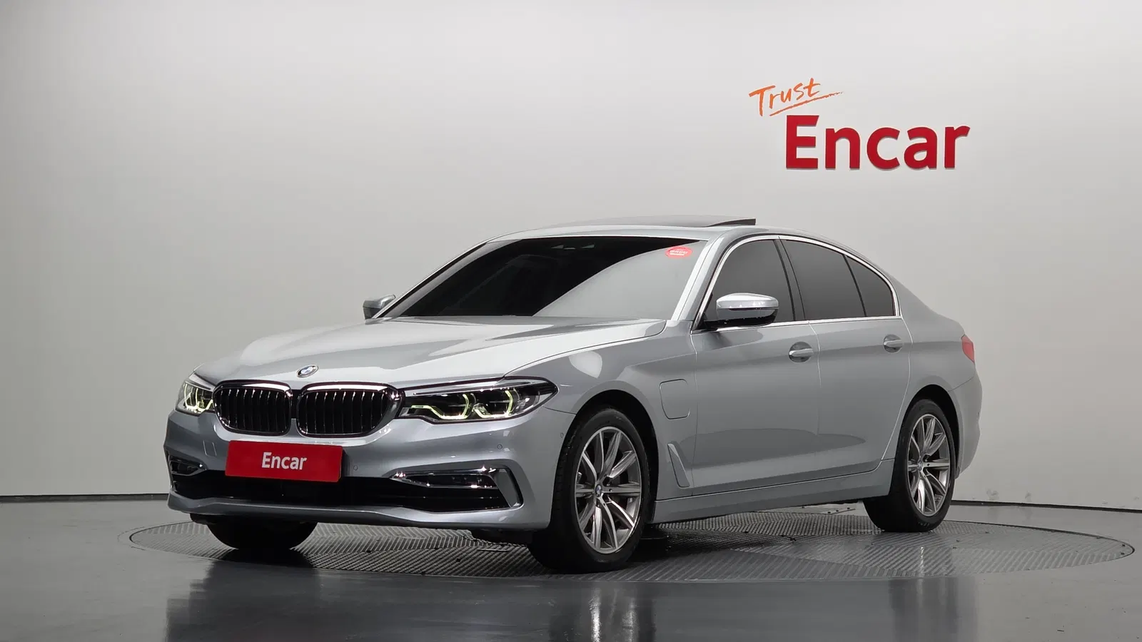 BMW Série 5 (G30) 530e Luxury 2020 — photo 1 sur 20